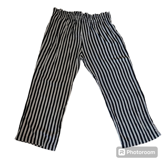 NWT Love Scarlett Black & White Plus Size, high-rise, striped pull on Pants - Picture 2 of 6